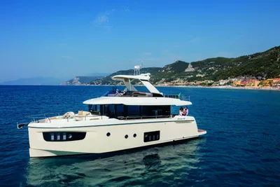 2018 Absolute NAVETTA 52