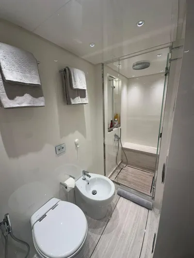  Yacht Photos Pics PHOTO-2025-07-23-22-47-10 3.jpg