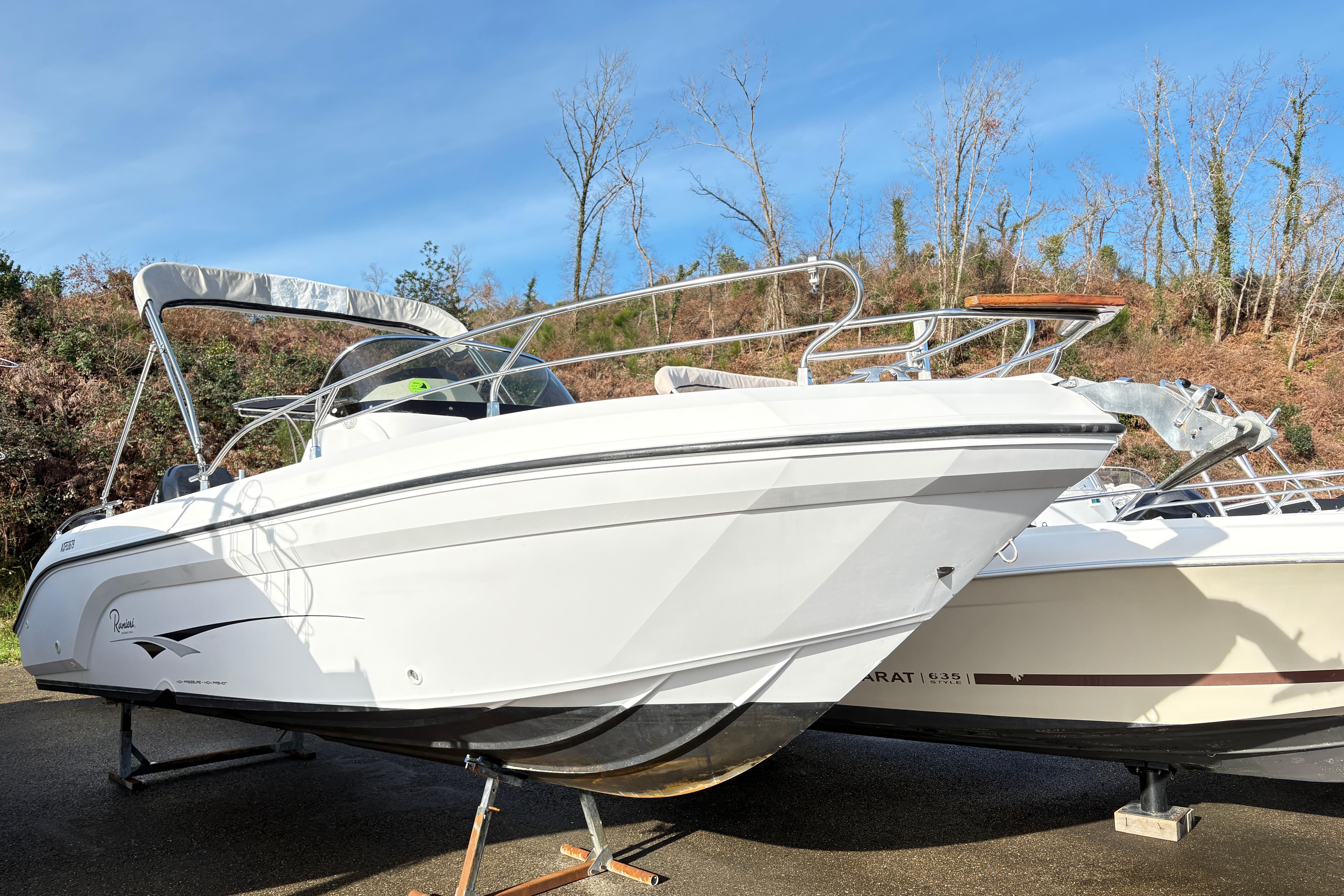 2016 Ranieri Voyager 23S