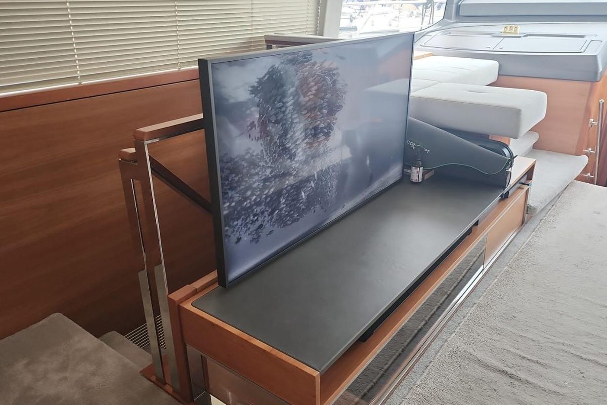 2021 Sunseeker 69 