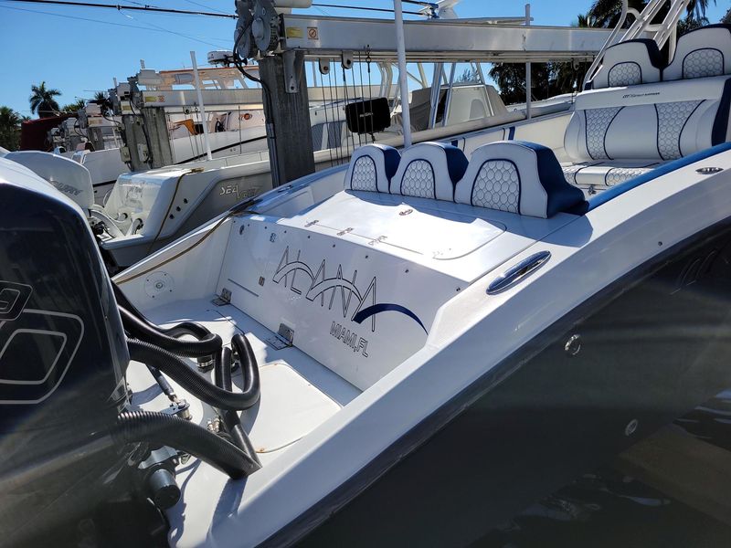 2012 Midnight Express 39