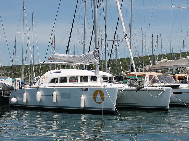 2015 Lagoon 380 S2 Multi Hull For Sale Yachtworld 