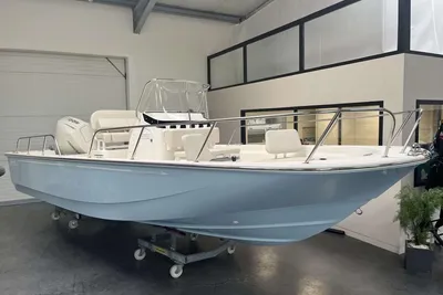 2023 Boston Whaler 210 Montauk