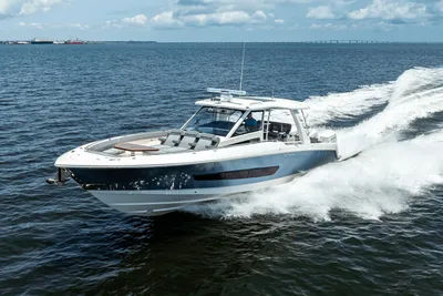 Boston Whaler 420 Outrage