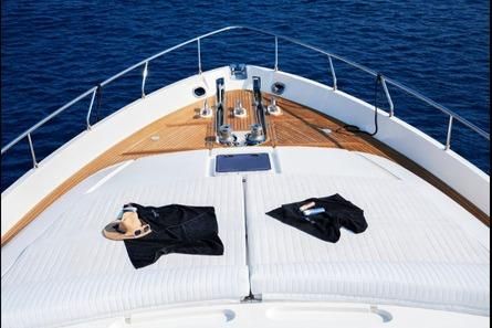 2003 Ferretti Yachts 76 