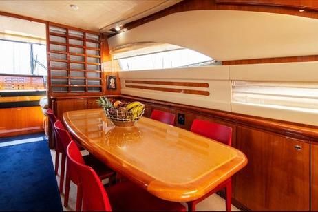 2003 Ferretti Yachts 76 