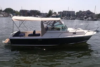 Hunt Yachts Surfhunter 25