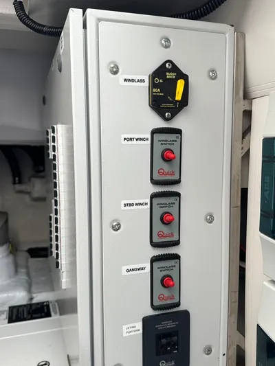 Zooland Yacht Photos Pics 