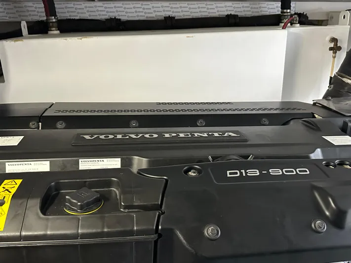 Zooland Yacht Photos Pics 