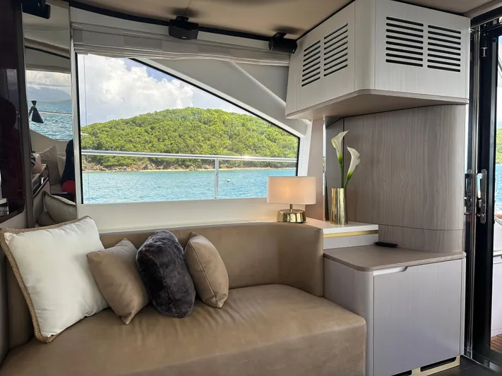 Zooland Yacht Photos Pics 