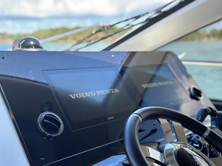 Zooland Yacht Photos Pics 