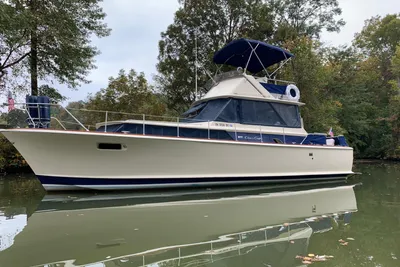 Chris-Craft 38 Commander