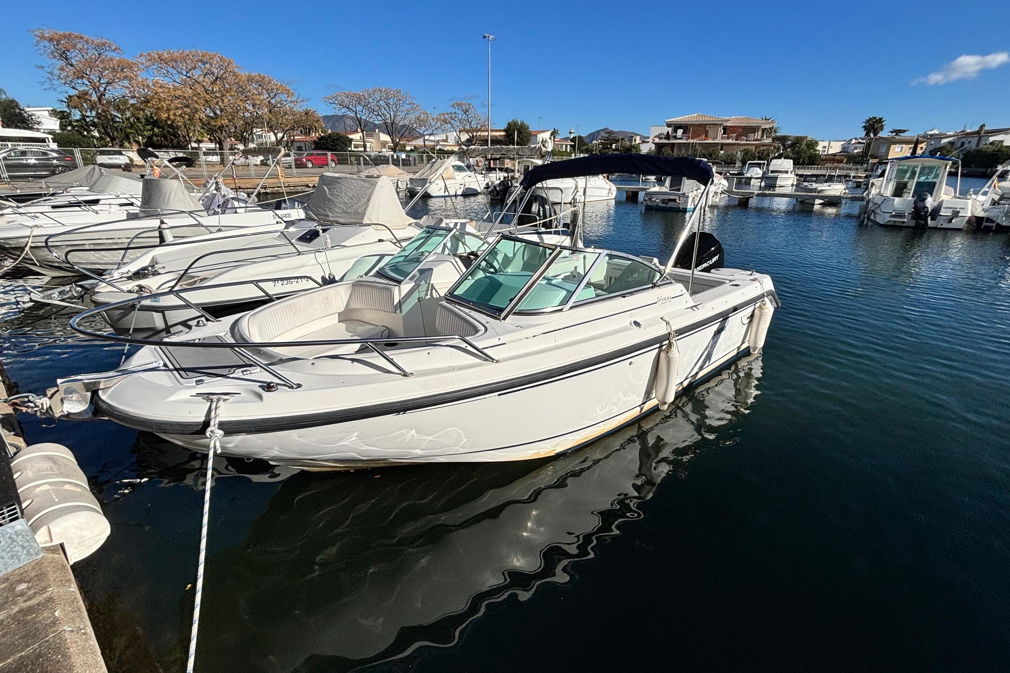 1999 Boston Whaler 210 Ventura