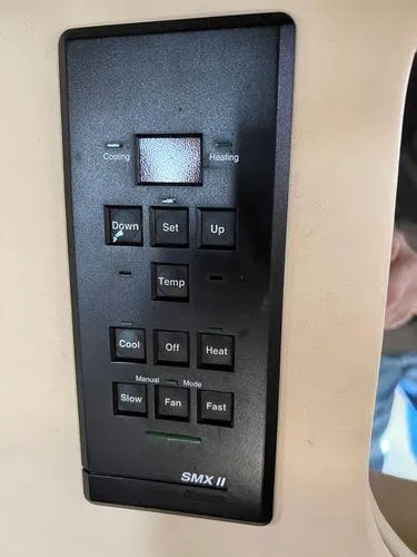  Yacht Photos Pics 2001 Sea Ray 460 Sundancer SMX II control panel