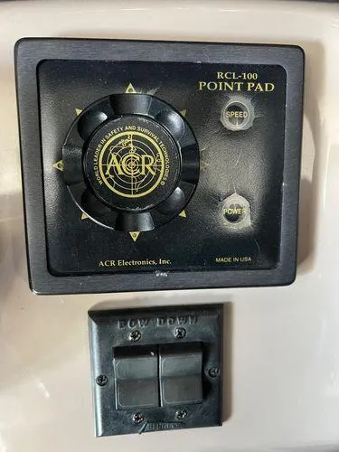  Yacht Photos Pics Control panel of a 2001 Sea Ray 460 Sundancer boat.