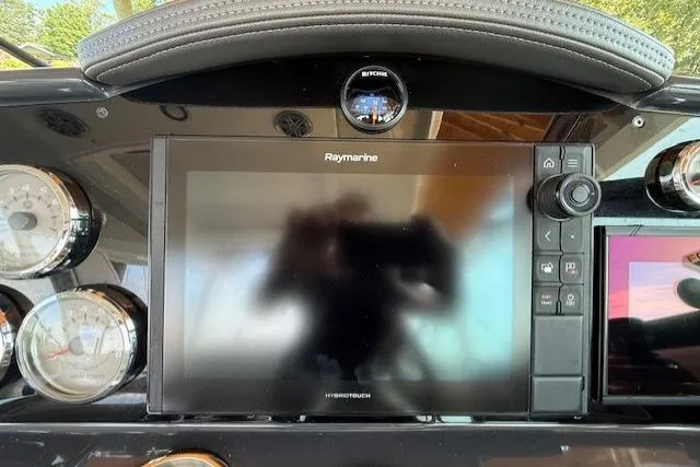  Yacht Photos Pics Dashboard of 2018 Formula 350 Crossover Bowrider OB with Raymarine display.