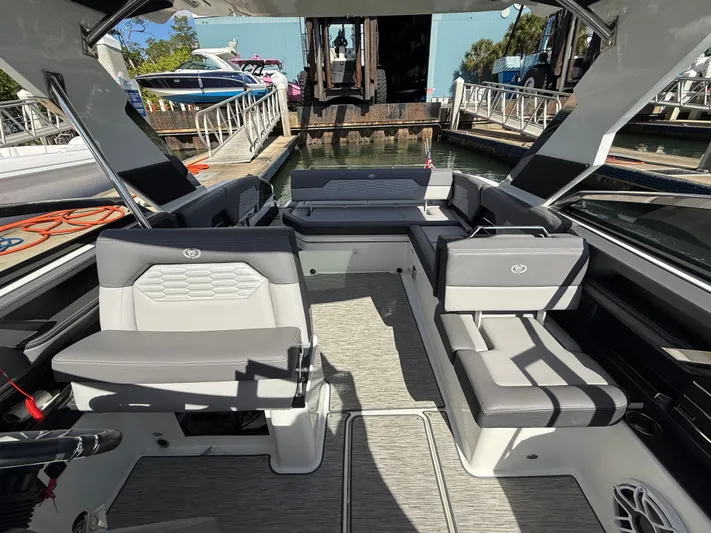  Yacht Photos Pics 2022 COBALT A29 - Image 14