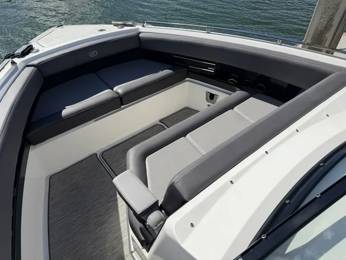  Yacht Photos Pics 2022 COBALT A29 - Image 11