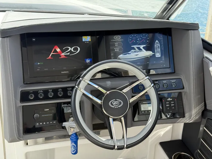  Yacht Photos Pics 2022 COBALT A29 - Image 9