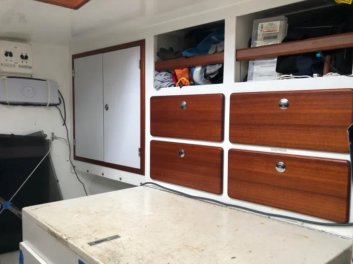 Ibis Yacht Photos Pics 