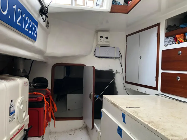 Ibis Yacht Photos Pics 