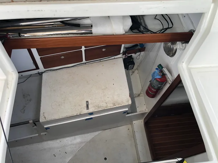 Ibis Yacht Photos Pics 