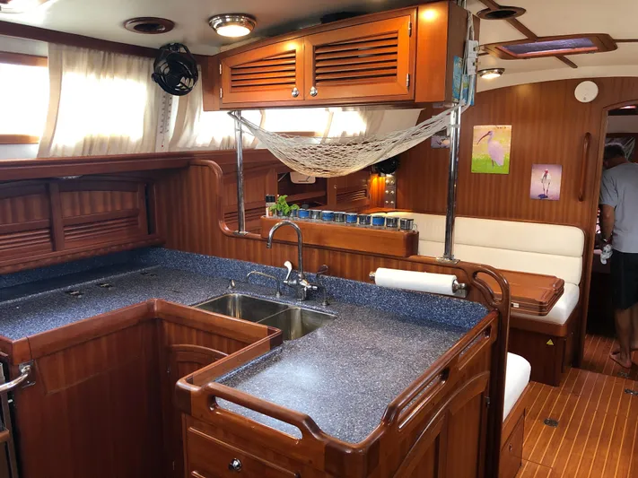 Ibis Yacht Photos Pics 