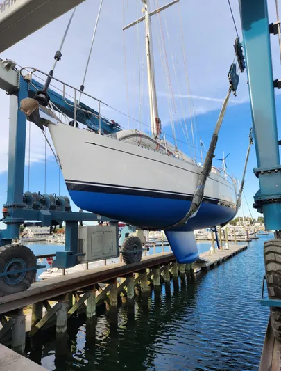 Ibis Yacht Photos Pics 