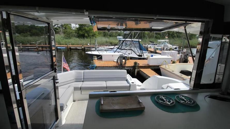 2016 Cruisers Yachts 45 
