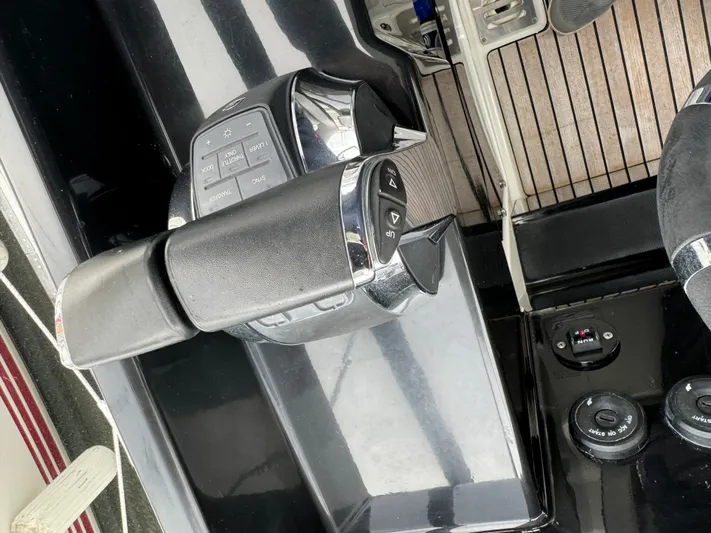 La Bella Vita Yacht Photos Pics Control console of the 2020 Beneteau Flyer 10.