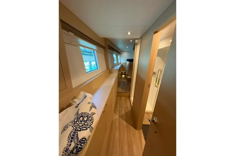 Silent Seven Yacht Photos Pics Master Cabin