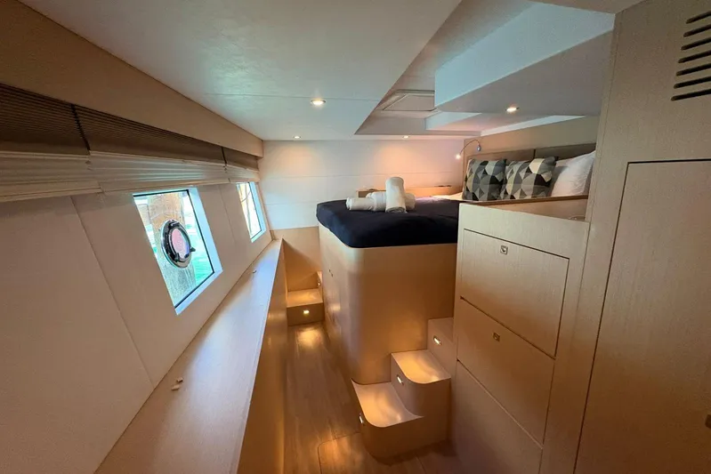 Silent Seven Yacht Photos Pics Master Cabin