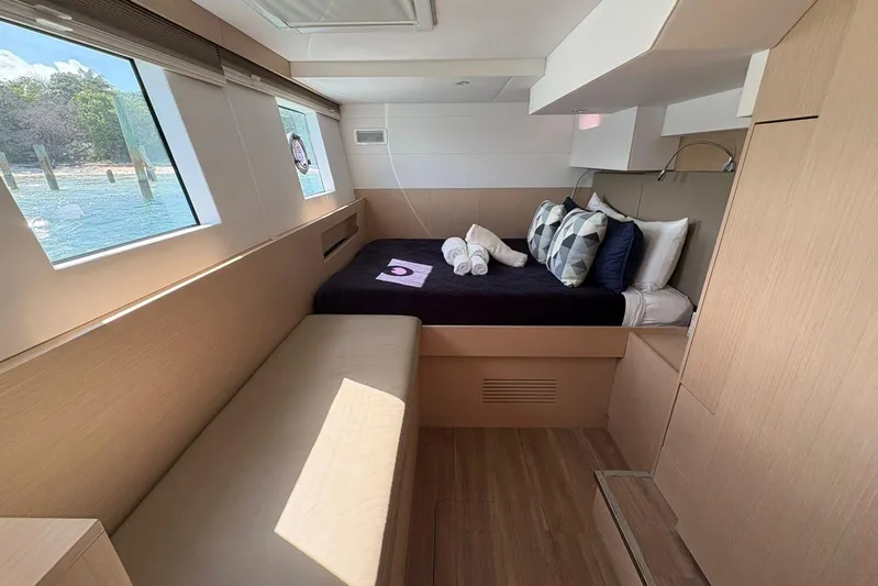 Silent Seven Yacht Photos Pics VIP - STB Aft