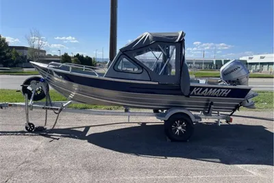 Klamath 16 Explorer Windshield