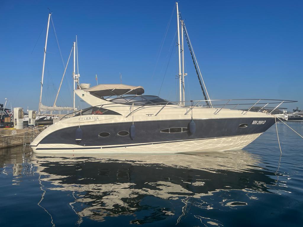 2004 Atlantis 47 Express Cruiser for sale - YachtWorld