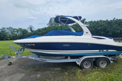 Sea Ray 230 SLX