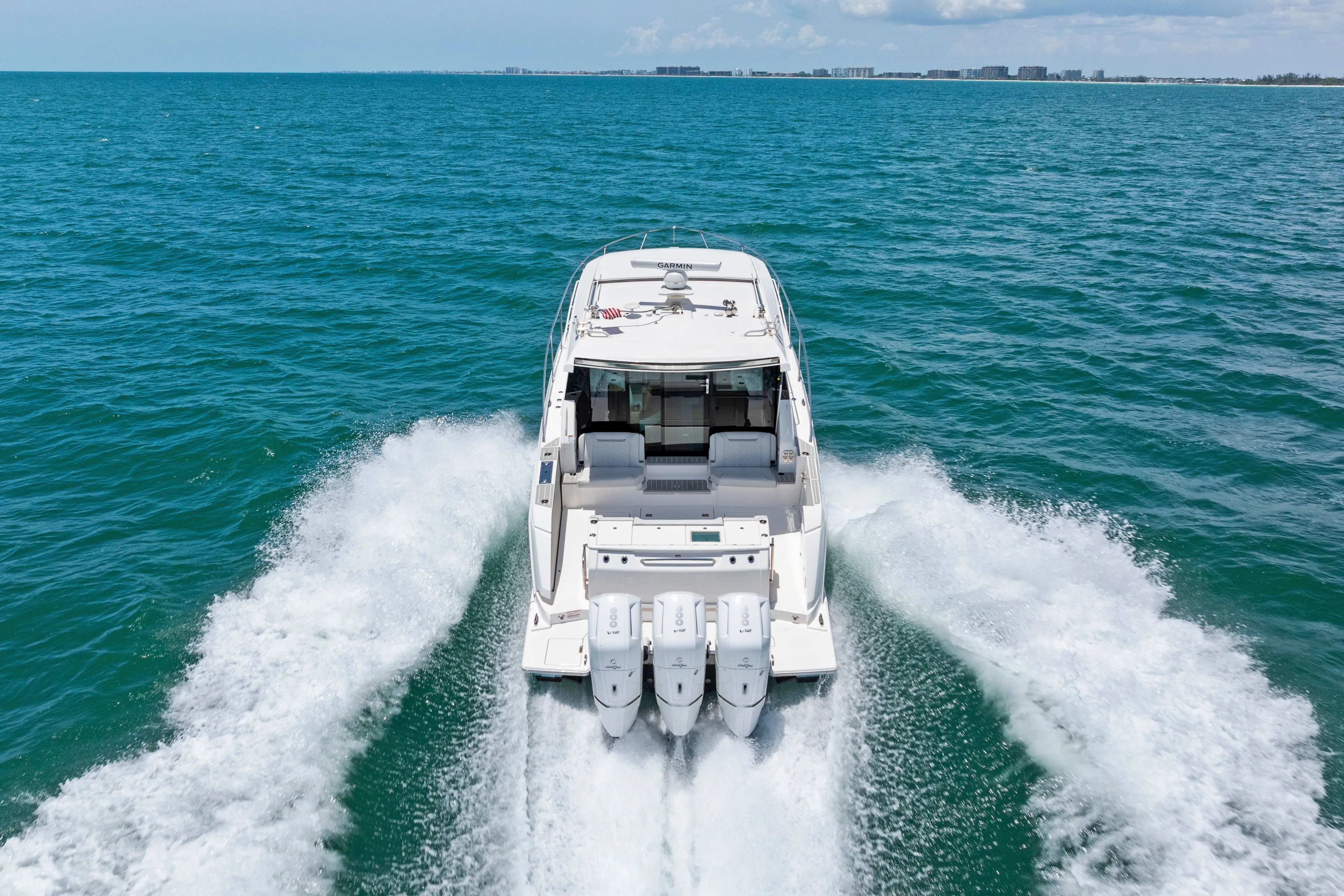 2025 TIARA YACHTS 48 LE - Image 4