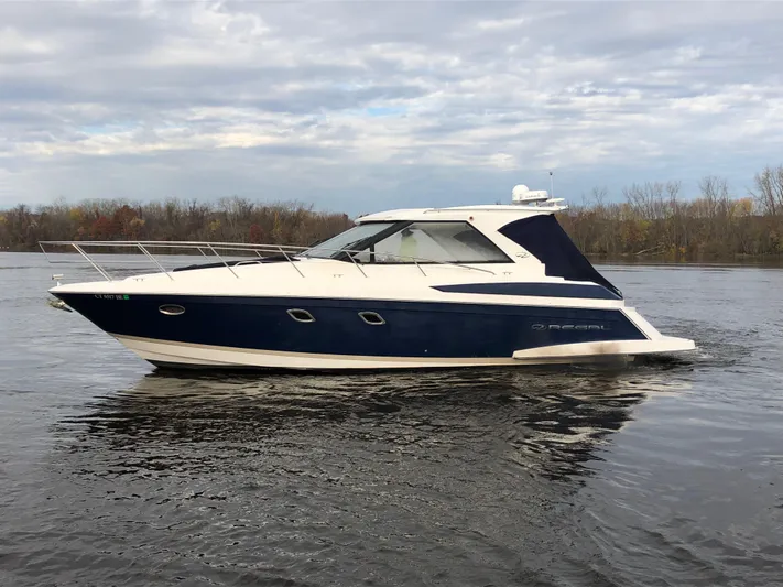 Spectre Yacht Photos Pics 