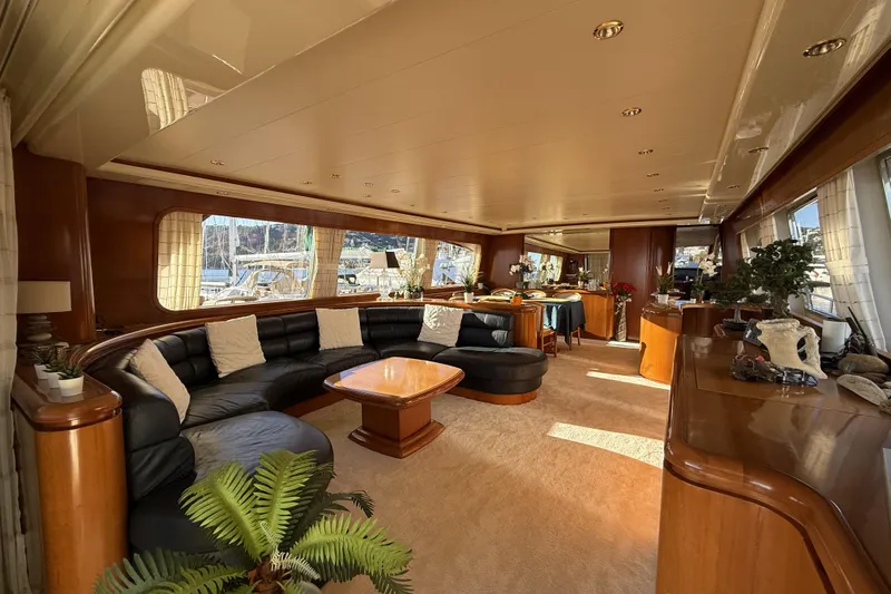 Sikoy Yacht Photos Pics FALCON 86 - 2001 - FLYBRIDGE - USED BOAT