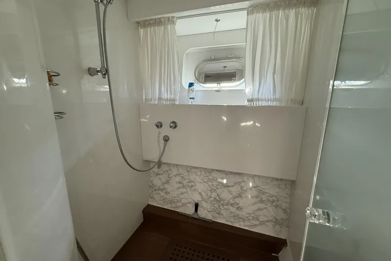 Sikoy Yacht Photos Pics FALCON 86 - 2001 - FLYBRIDGE - USED BOAT