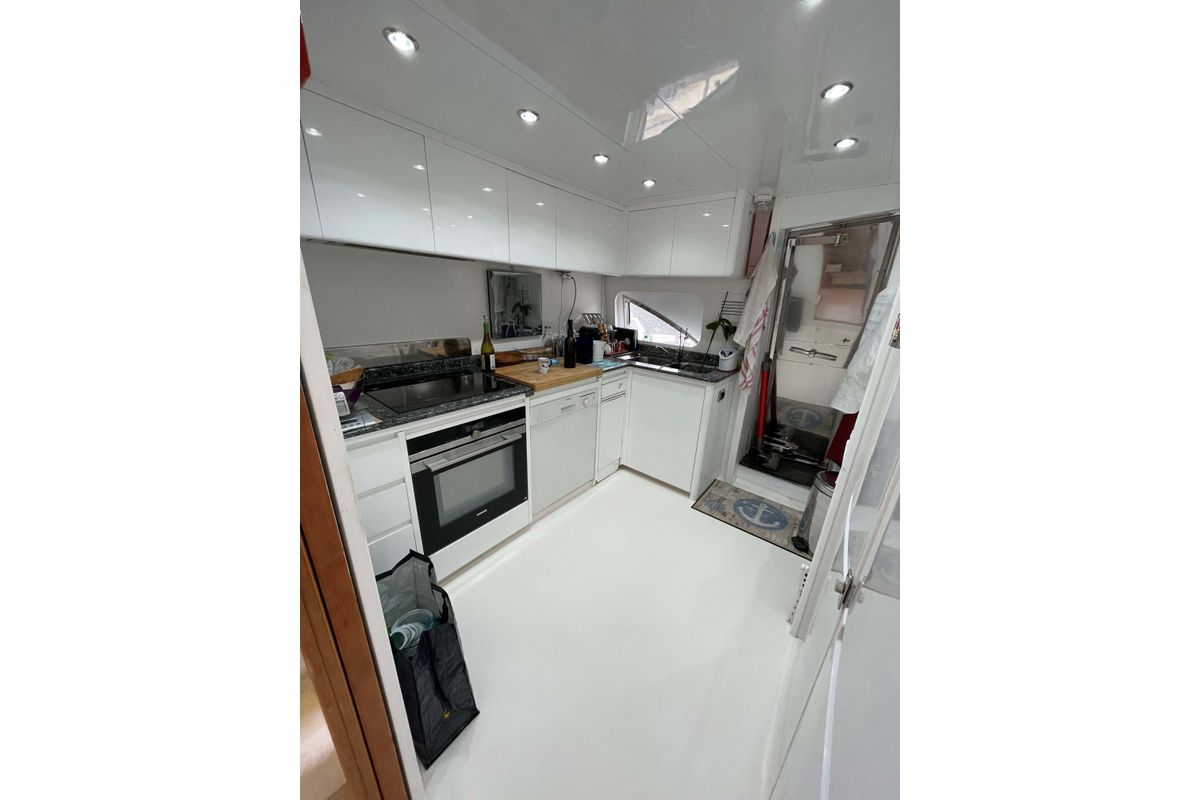 2001 Falcon Yachts 85 