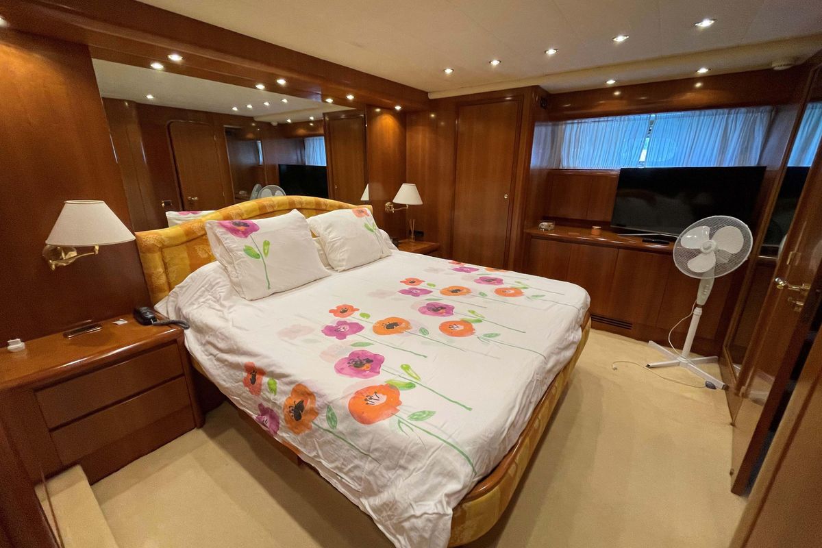 2001 Falcon Yachts 85 
