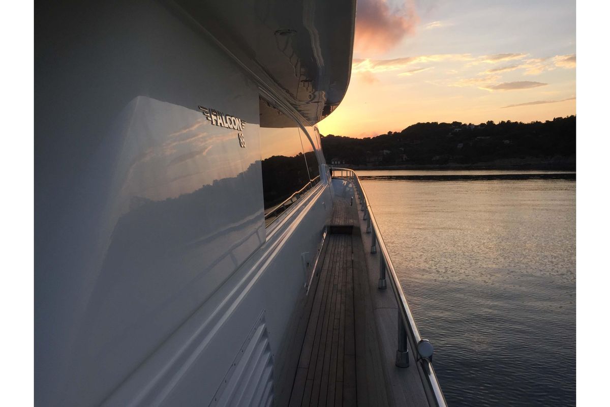 2001 Falcon Yachts 85 