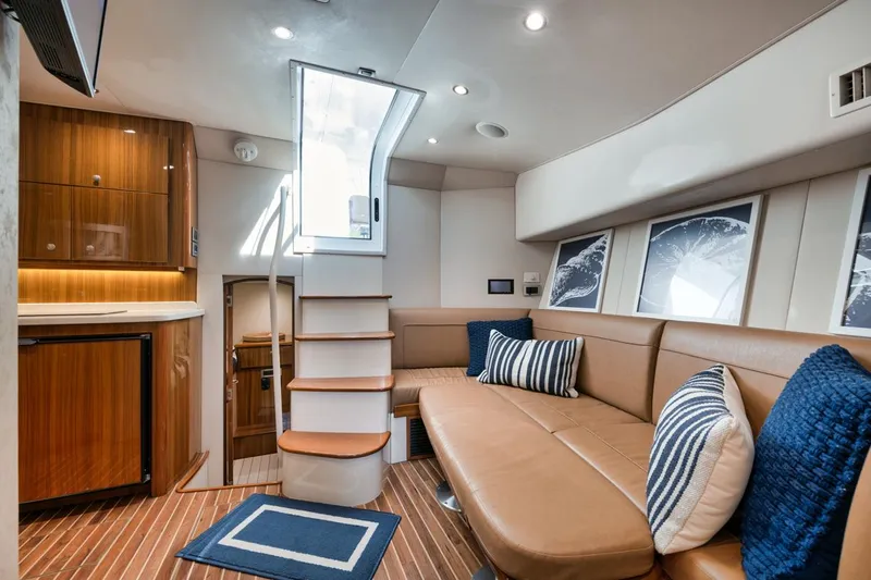 Gamechanger Yacht Photos Pics Viking 42 GAMECHANGER - Salon Entrance & Seating