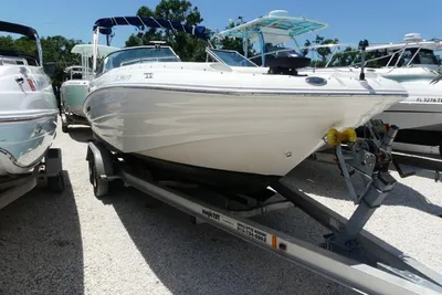 SouthWind 2400SD Deck Boat 2400SD