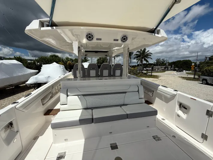  Yacht Photos Pics 2026 REGAL 38 SAV - Image 17