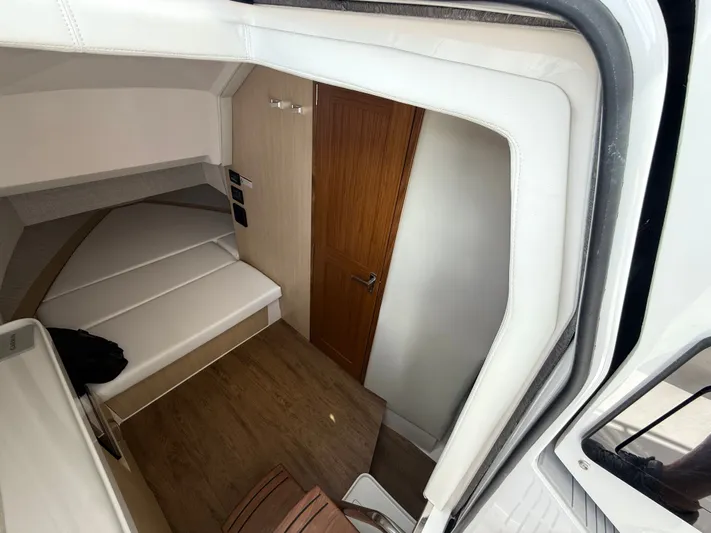  Yacht Photos Pics 2026 REGAL 38 SAV - Image 13