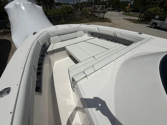  Yacht Photos Pics 2026 REGAL 38 SAV - Image 20