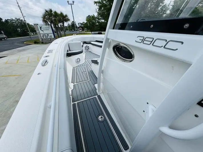  Yacht Photos Pics 2020 Fountain 38cc boat interior with sleek design and modern features.