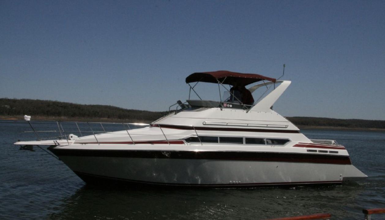 carver motor yacht 38